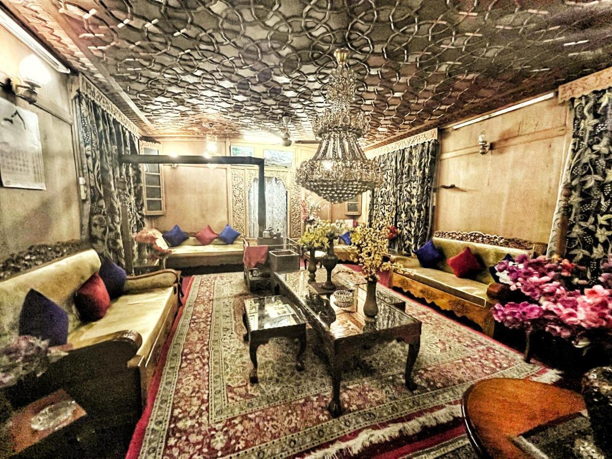 Lake Victoria Houseboats Bed & Breakfast Srinagar  Ngoại thất bức ảnh
