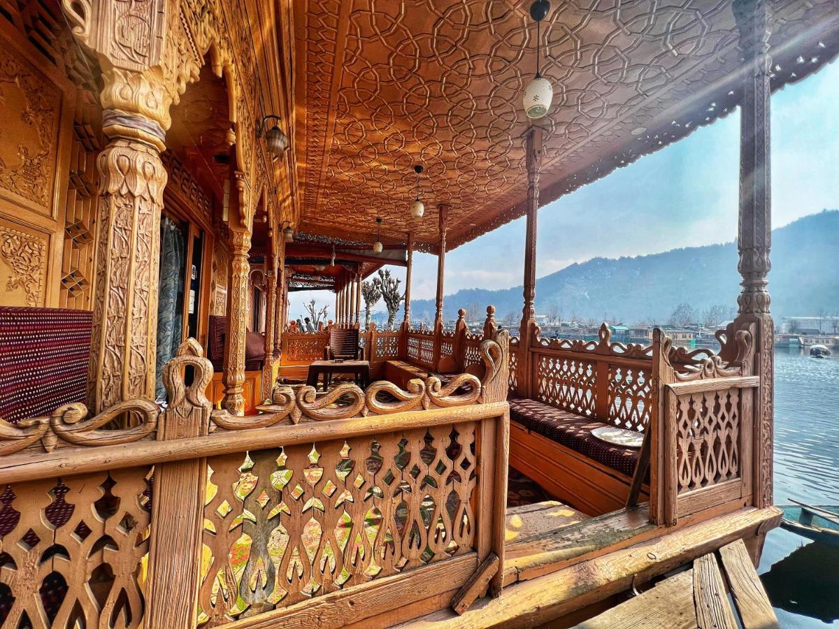 Lake Victoria Houseboats Bed & Breakfast Srinagar  Ngoại thất bức ảnh