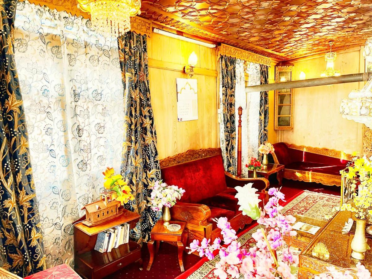 Lake Victoria Houseboats Bed & Breakfast Srinagar  Ngoại thất bức ảnh